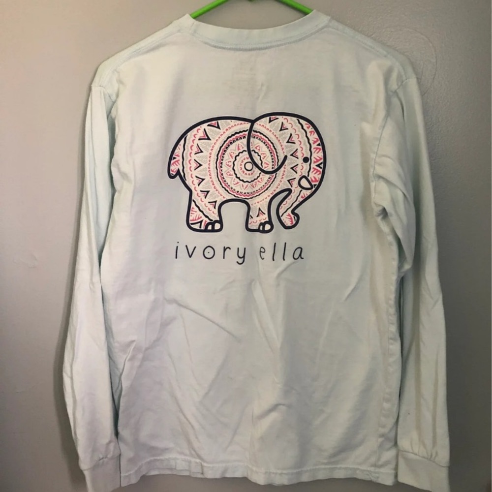 Ivory Ella Size Small Shirt